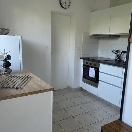 Maison Proche De L'aeroport Et Nantes Casa de Férias